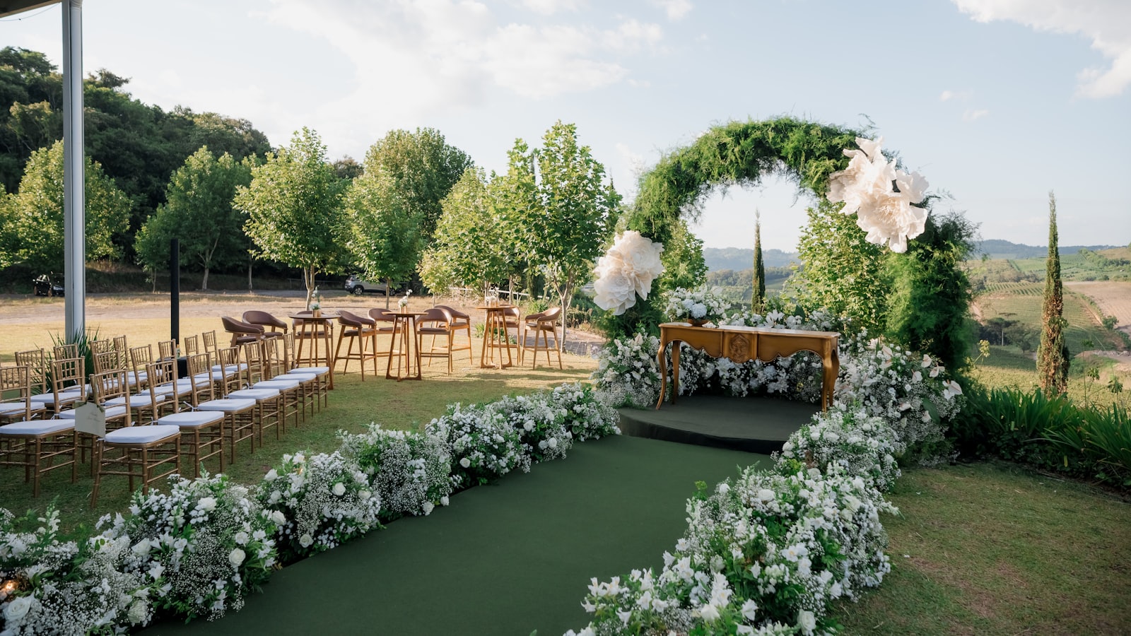 Outdoor wedding ceremony in the Smoky Mountains